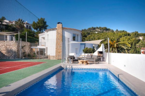 Sara 4 personas, free WIFI, chill-out, private pool, private tennis court